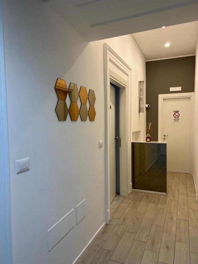 La Piazza Suite Неаполь Экстерьер фото