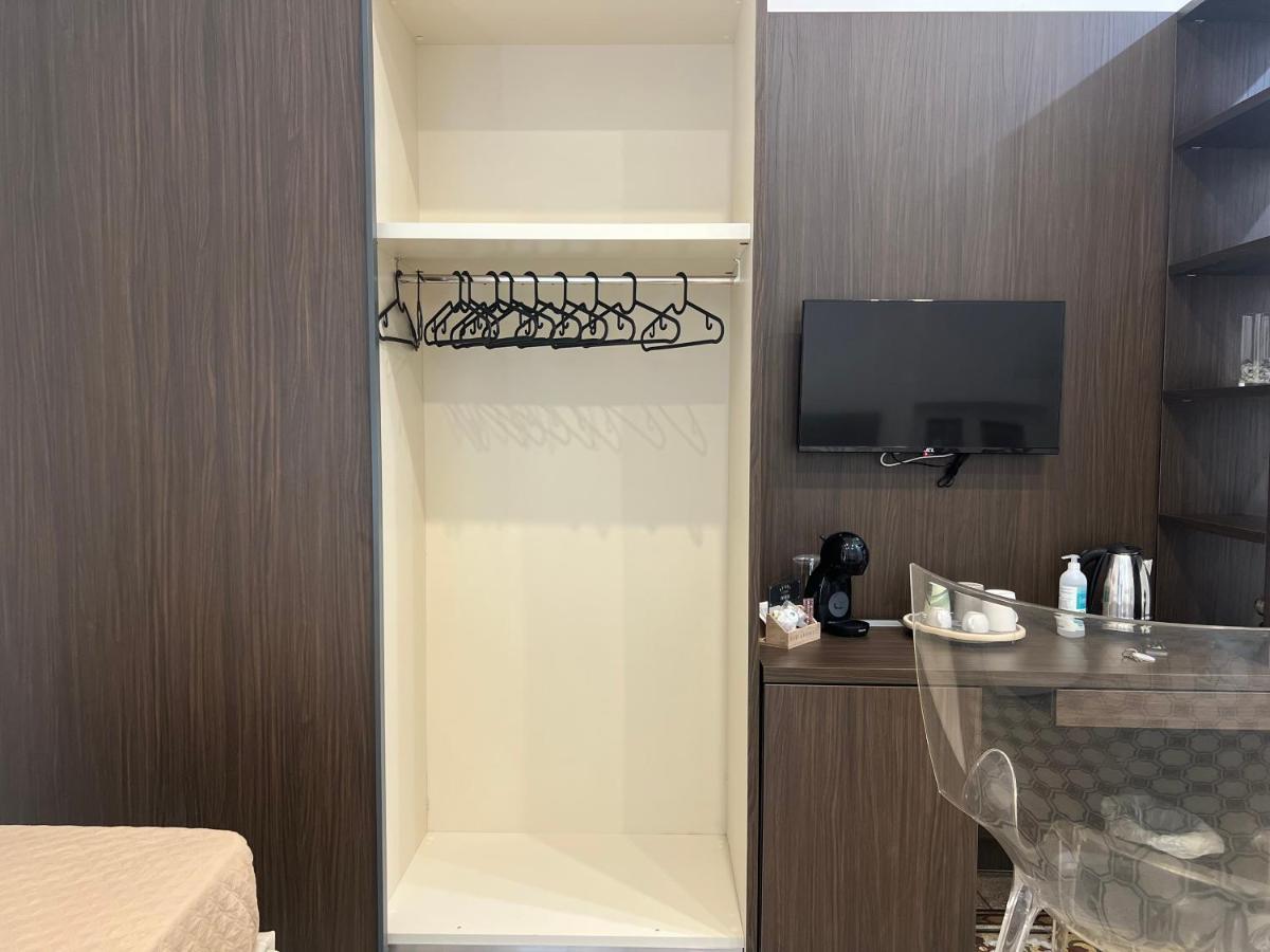 La Piazza Suite Неаполь Экстерьер фото