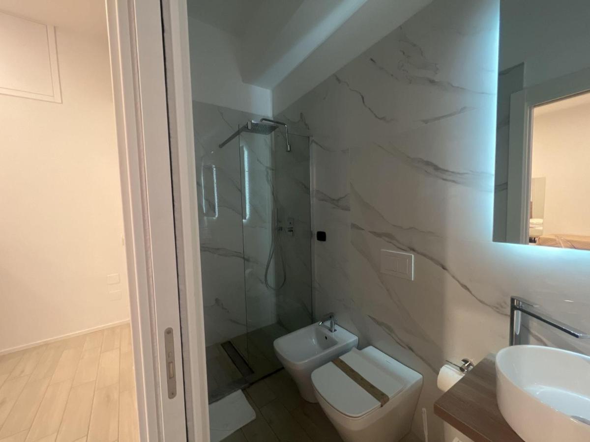 La Piazza Suite Неаполь Экстерьер фото
