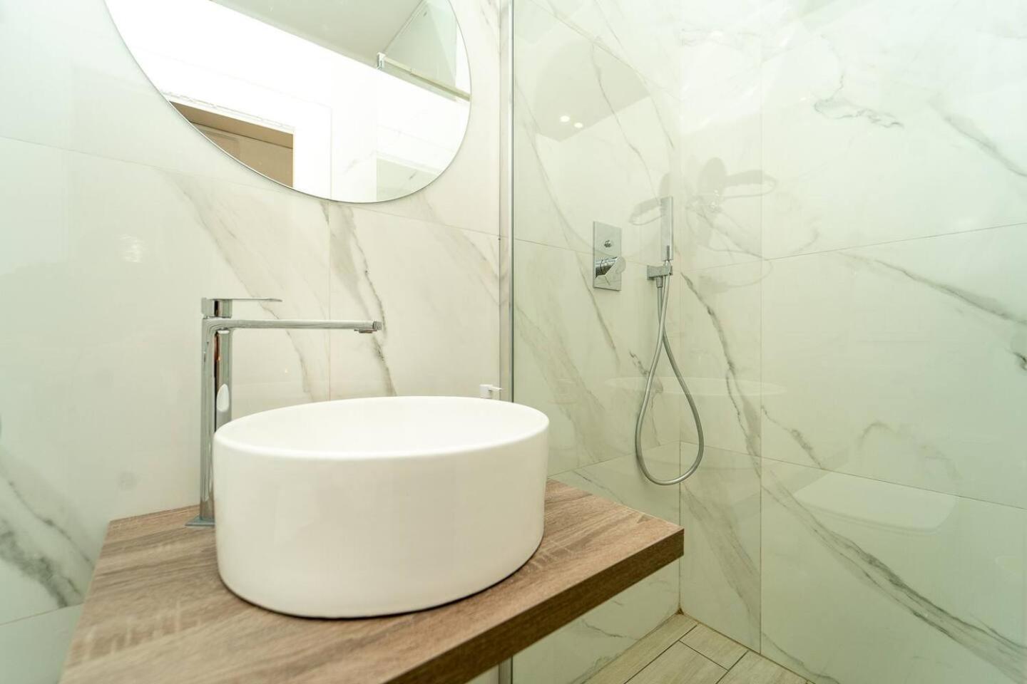 La Piazza Suite Неаполь Экстерьер фото