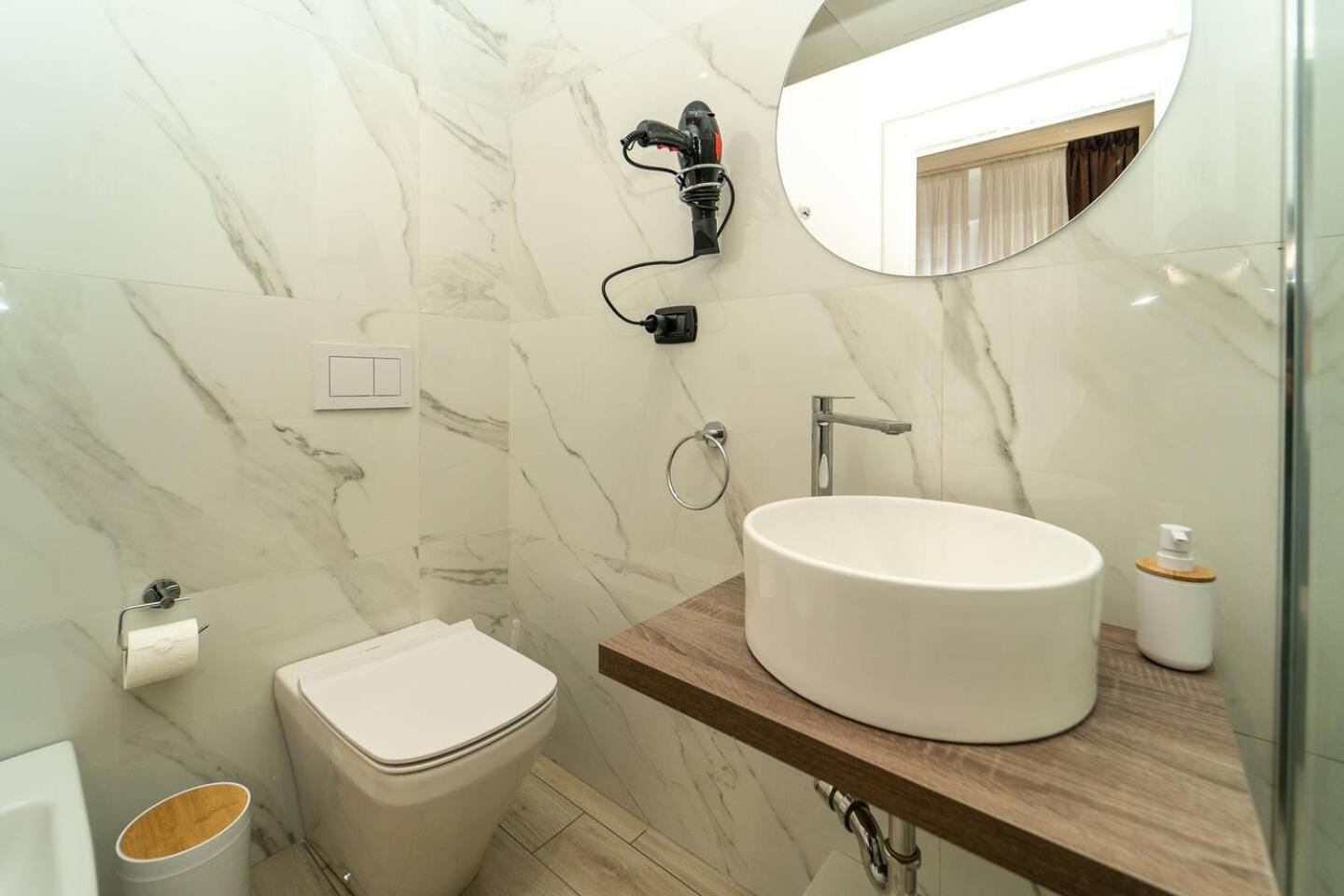 La Piazza Suite Неаполь Экстерьер фото