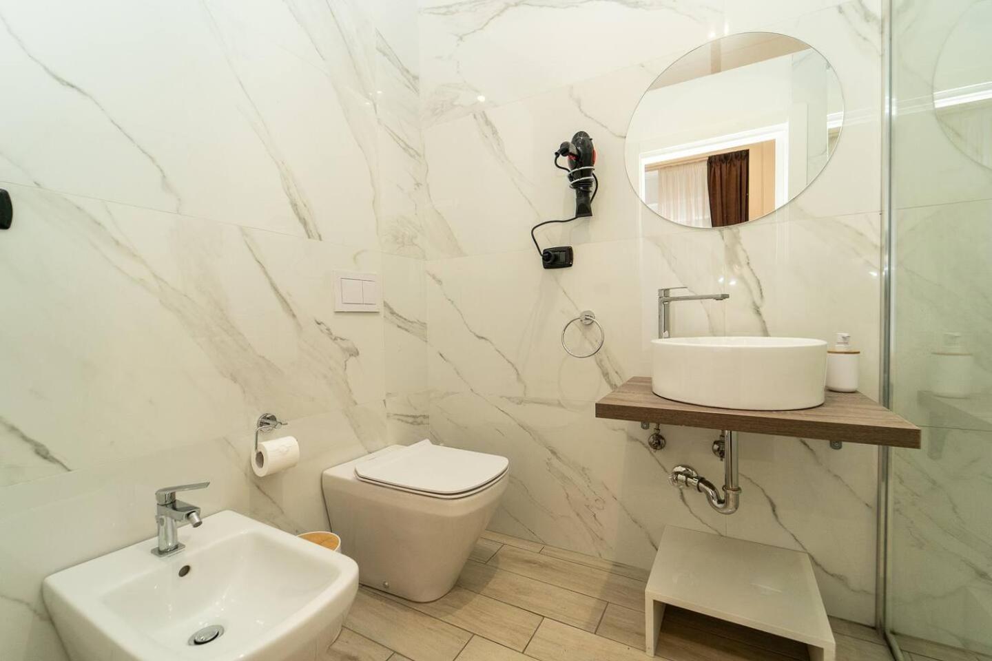 La Piazza Suite Неаполь Экстерьер фото