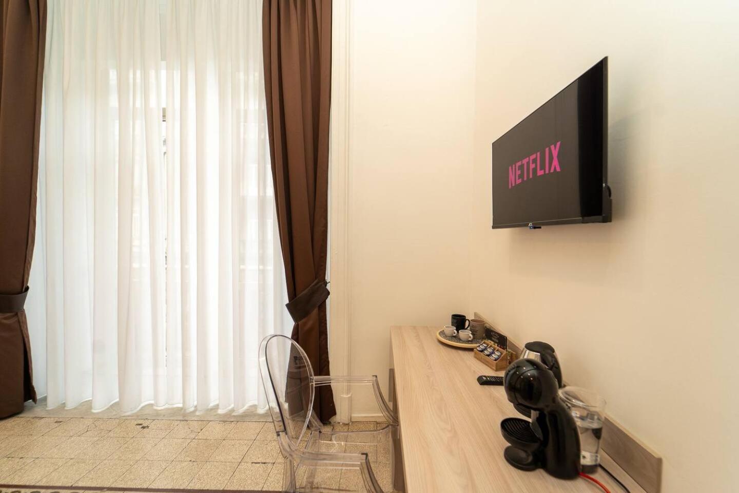 La Piazza Suite Неаполь Экстерьер фото